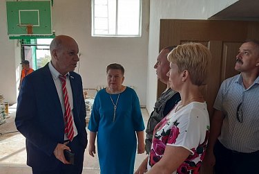 Рабочая неделя Геннадия Аверьянова проходит в избирательном округе